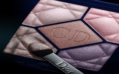 Oční stíny Dior: Zahalte svá víčka barvou luxusu!