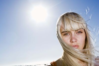 Vlasová sluneční ochrana: Zabraňte vysušování vašich vlasů